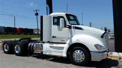 Kenworth T680 (2016) : Daycab Semi Trucks