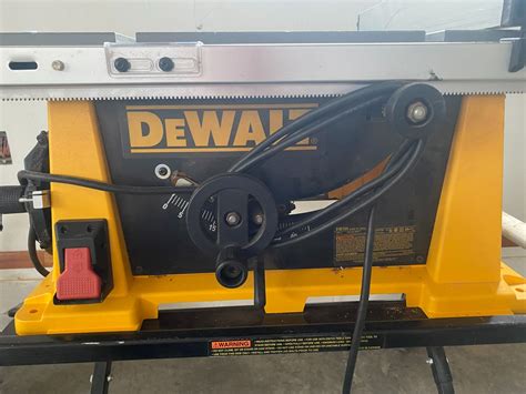 Dewalt Table Saw Rack & Pinion DW744 10" Blade - Beck Auctions Inc.