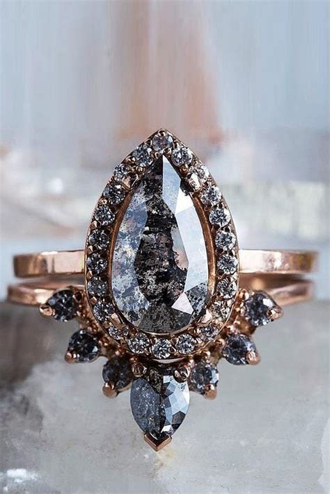 27 Unique Wedding Rings For Somebody Special | Oh So Perfect Proposal