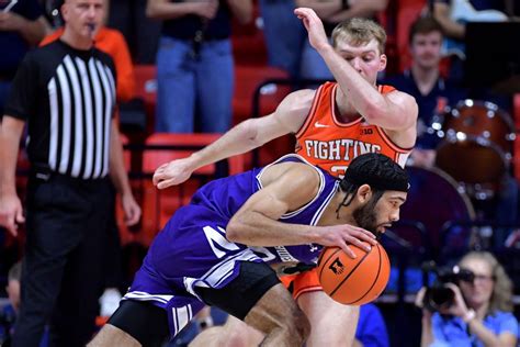 Marcus Domask (32 points) leads No. 9 Illinois past Northwestern | Reuters