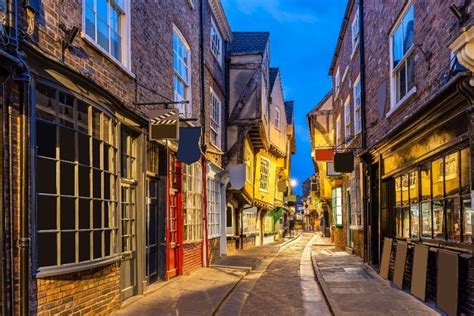 Are these the prettiest streets in Britain? | Cool places to visit, Beautiful places to visit ...