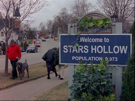 Gilmore Girls: Fun Facts and Photos from the Town of Stars Hollow