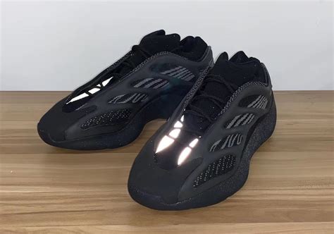 adidas Yeezy 700 V3 Alvah Black H67799 Release Date - SBD