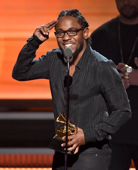 Kendrick Lamar performs and wins 5 Grammys at the 2016 Grammy Awards ...