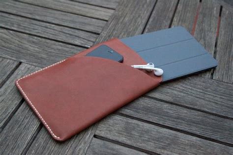 The Handmade Leather iPad Mini Case | Gadgetsin