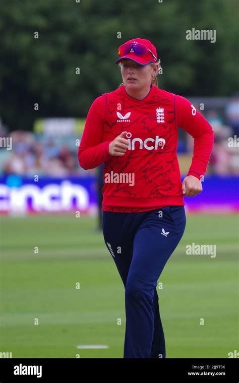 Sophie ecclestone cricket hi-res stock photography and images - Alamy