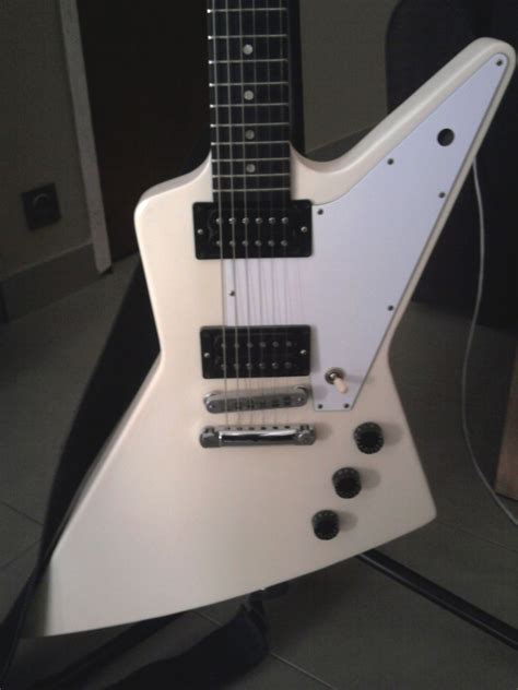 Gibson Explorer - Classic White image (#677638) - Audiofanzine