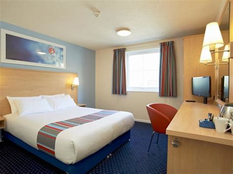 Travelodge London Central City Road Hotel, London: Info, Photos ...