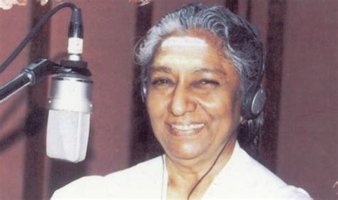 Singer S Janaki Performs One Last Time In Mysuru - India.com