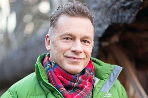 ‘Springwatch’ Host Chris Packham Pokes Fun At ‘Top Gear’ | TV News - Conversations About Her