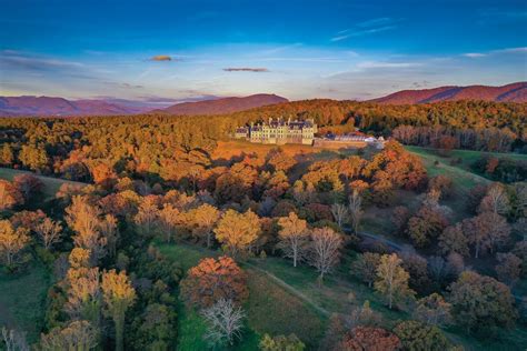 Why The Biltmore Estate, America’s Largest Privately Owned Home, Is an Ideal Fall Escape | Vogue