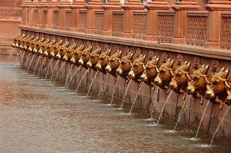 Architecture Feature – Akshardham Temple, Delhi