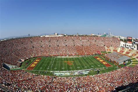 Los Angeles Memorial Coliseum | University of southern california, Usc trojans, Usc trojans football