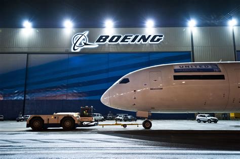 High Resolution Photos of United Airline’s First Boeing 787 Dreamliner Rolling Out of the ...