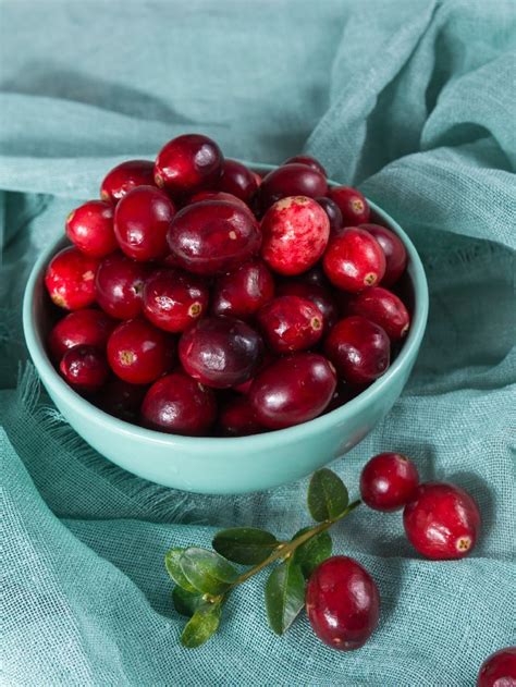 Cranberry juice for UTI prevention: How to use it? : Healthshots