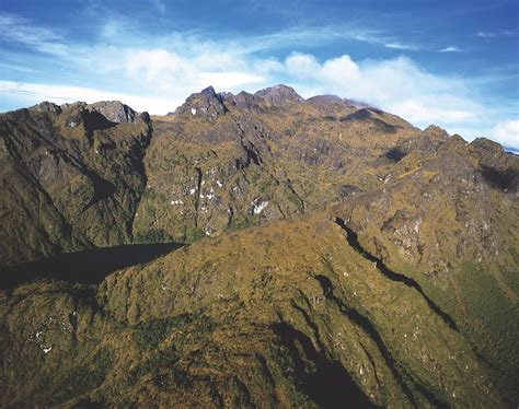 These Papua New Guinea Adventures Just Topped Our 2021 Bucket List