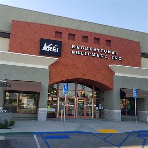 REI Northridge Store - Northridge, CA - Sporting Goods, Camping Gear