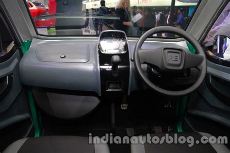 Auto Expo - Bajaj RE60 details revealed, achieves 37 km/l