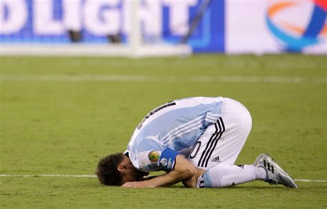 Messi Sad Wallpapers - Wallpaper Cave