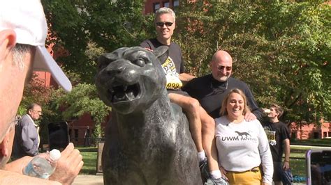 Panther pride: UWM fans get excited over new 1,200-pound mascot statue ...