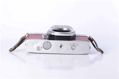 Minolta SRT-101 RED 35mm Film Camera Body - LeZot Camera | Sales and Camera Repair | Camera ...