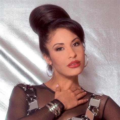 Selena Quintanilla Hairstyle