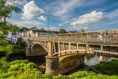 Newtown Powys | History, Beautiful Photos & Visiting Information