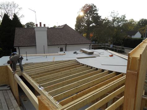 Modern House Build In Surrey: Day 125 - Finishing off the flat roof