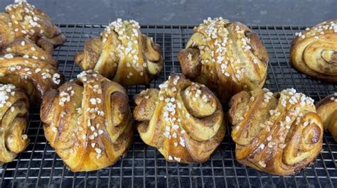 Finnish Cinnamon Buns - Korvapuusti : r/Baking