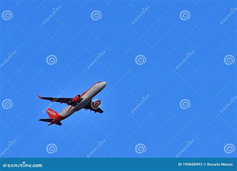 Easyjet Airbus A320 Takeoff Editorial Stock Photo - Image of business ...