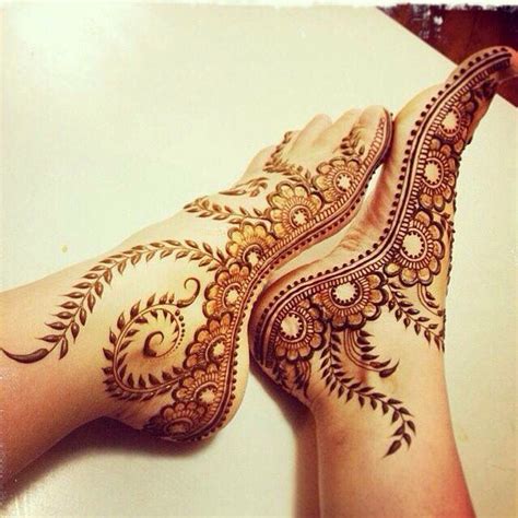 Bful heena on feet | Foot henna, Legs mehndi design, Henna designs feet