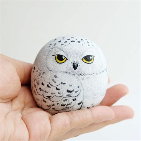 Snow owl stone painting, Stone Art Paint by Acrylic Colour, Unique ...