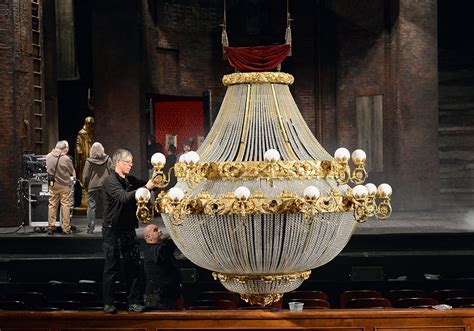 'The Phantom of the Opera' chandelier is prepped to meet its fate in ...