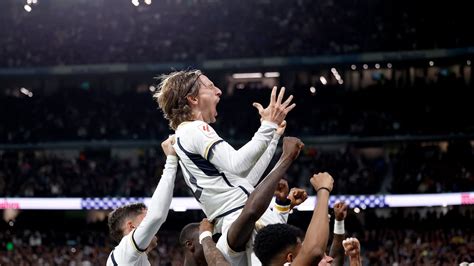 Watch: Real Madrid squad welcome Luka Modric after scoring the winner against Sevilla - AS USA