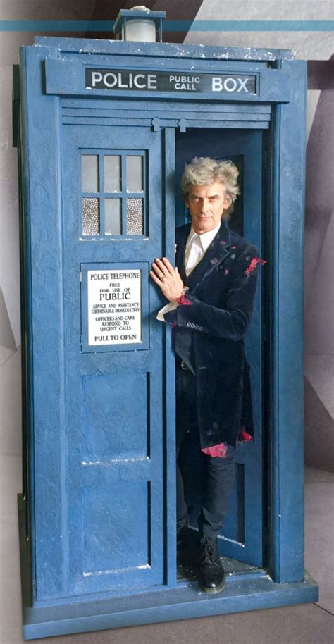 Peter Capaldi with The First Doctors TARDIS - SillyTilly | First doctor, Doctor, Doctor who