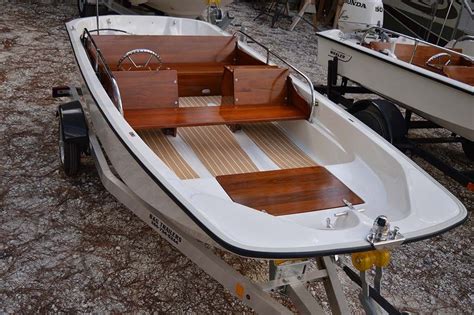 CherryWhalers Cool Boats, Small Boats, Diy Boat Seats, Boston Whaler Boats, Outboard Boat Motors ...