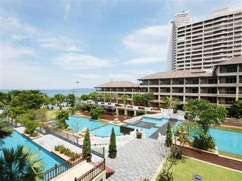 Best Price on The Heritage Pattaya Beach Resort in Pattaya + Reviews