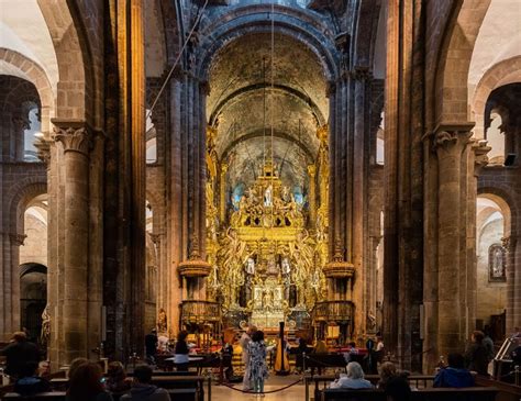 La Catedral de Santiago de Compostela. – España en la historia