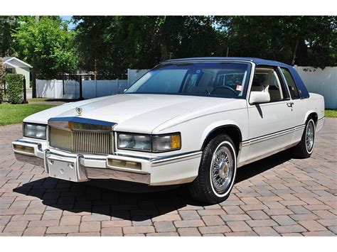 Cadillac Deville 1990 - Amazing Classic Cars