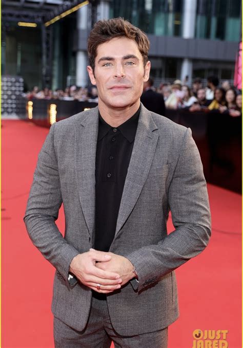 Zac Efron Makes First Red Carpet Appearance in Three Years - Celebria ...