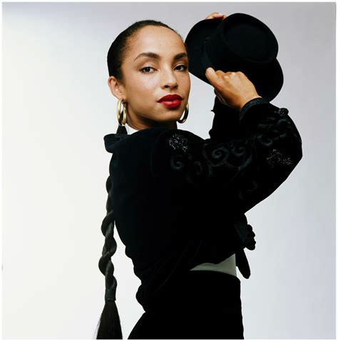 Sade Adu (1980s) : r/oldschoolhot