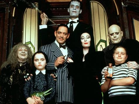 Los locos Addams: la extraña familia que se convirtió en fenómeno cultural