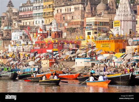 Banaras ghat hi-res stock photography and images - Alamy