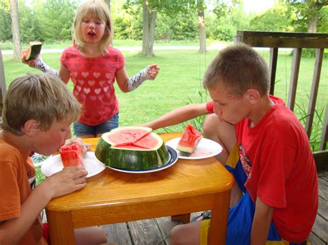 "100 Days of Summer": "Watermelon Eating Contest"