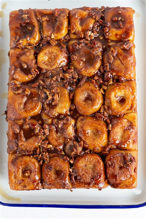 Sticky Buns - Yummiesta