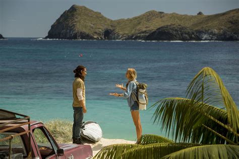 THE SHALLOWS - 3 Clips, B-Roll and 21 Pictures | The Entertainment Factor