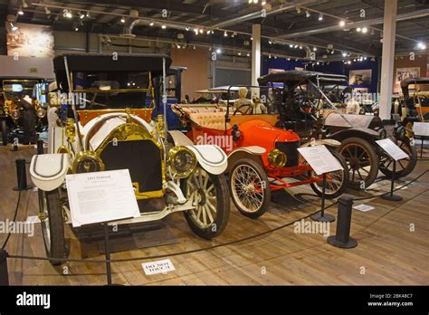 Vintage car museum Stock Photo - Alamy