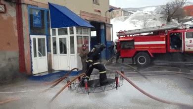 Welele.es - Sé bombero dijeron, usarás el agua para salvar... - Tu web ...