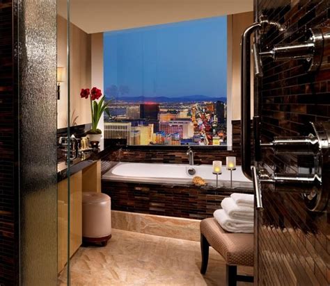 10 Best Las Vegas Hotels with In-Room Jacuzzi Tubs in 2022