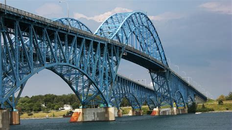 Grand Island bridge back open for Monday morning commute